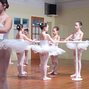 ballerinas-white-tutus