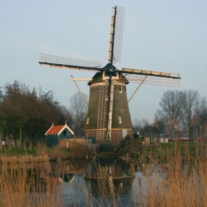 de-1100-roe-lolen-windmill-amsterdam