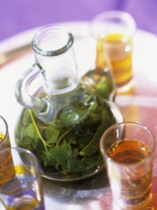 bernhard-winkelmann-mint-tea-in-glasses-and-pot