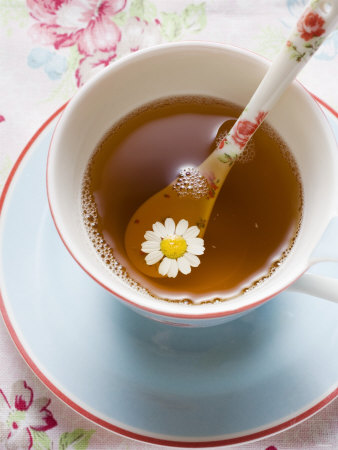 chamomile-tea-in-cup-with-spoon