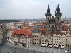 prague-main-square-with-gothic-church