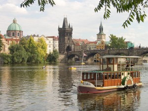 prague-river-boat-elbis
