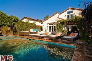 tori-spelling-westwood-home-3